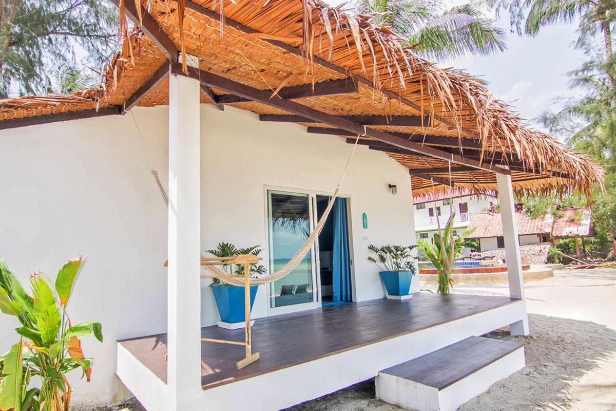 Sarana Bungalows (Adults Only) Baan Tai Bagian luar foto