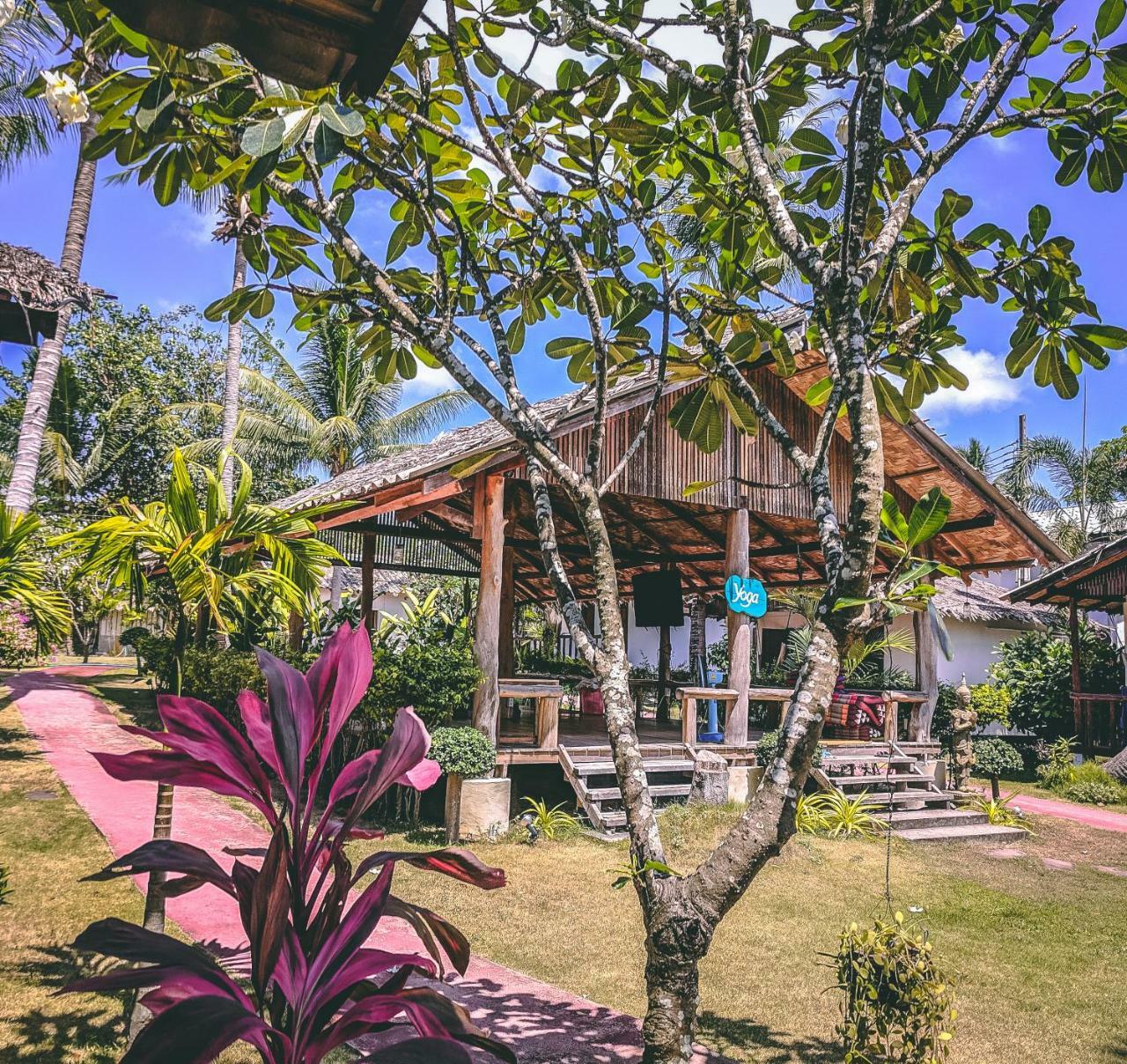 Sarana Bungalows (Adults Only) Baan Tai Bagian luar foto