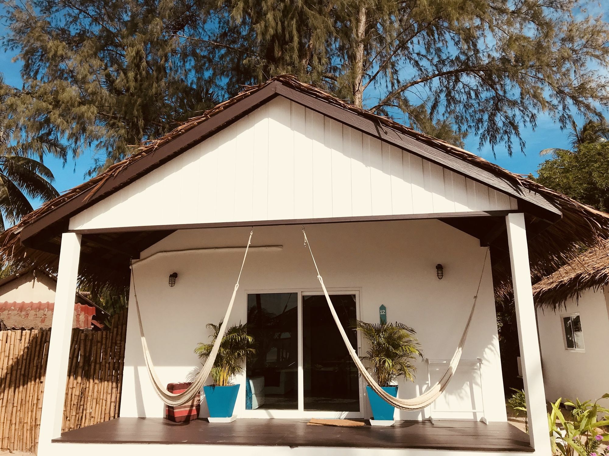 Sarana Bungalows (Adults Only) Baan Tai Bagian luar foto