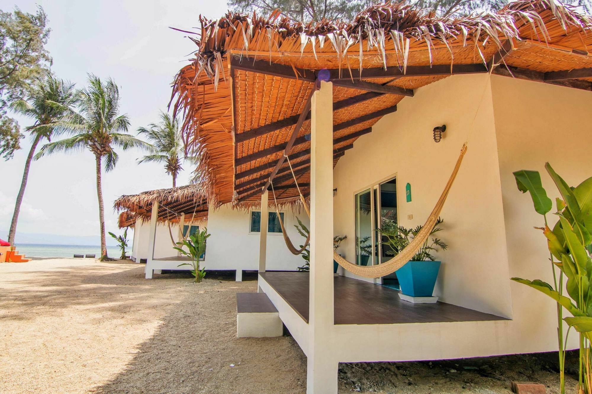 Sarana Bungalows (Adults Only) Baan Tai Bagian luar foto